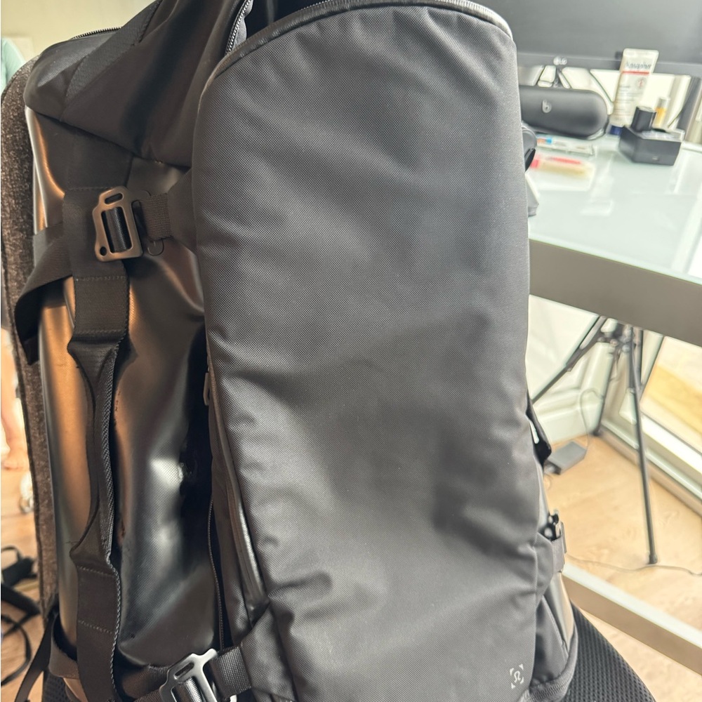 Lululemon Black Backpack - 35L+